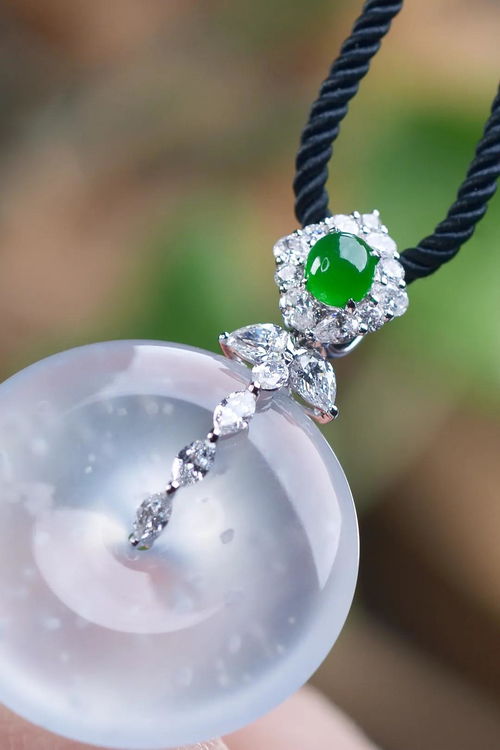 化妝品 珠寶的無形殺手？保養(yǎng)誤區(qū)與正確方法